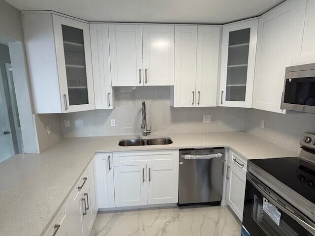 Property Photo:  810 Lake Shore Drive 19  FL 33403 