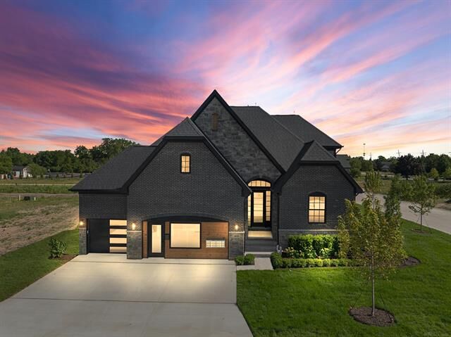 Property Photo: 4076 Spring Meadow Drive MI 48314