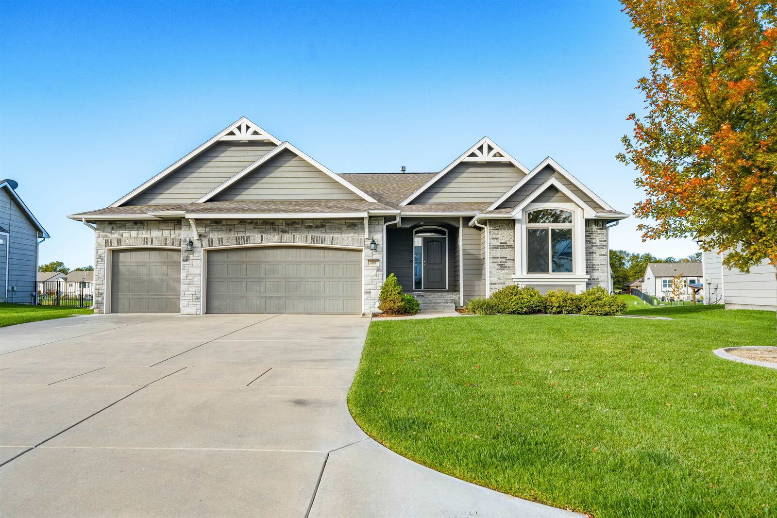 Property Photo:  609 N Jaax St  KS 67235 