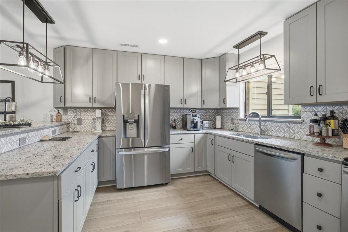 Property Photo: 219 Shoreline Marina Cir 122 VA 24121