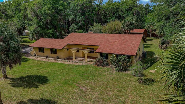 Property Photo: 129 Divi Divi Dr FL 32187