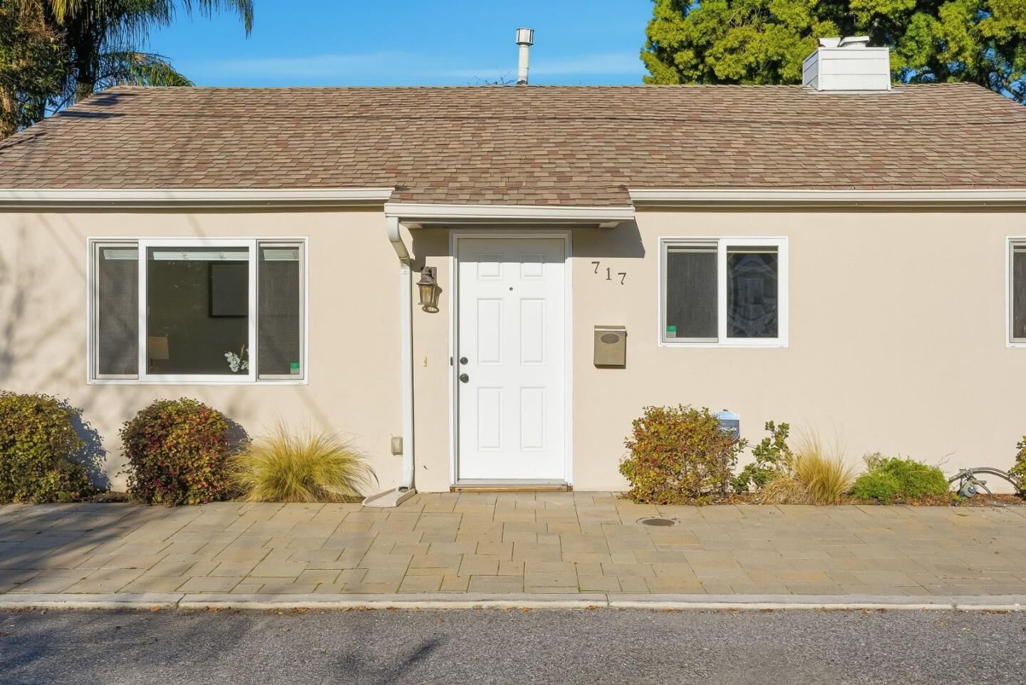 Property Photo:  717 & 723 Ellsworth Place  CA 94306 