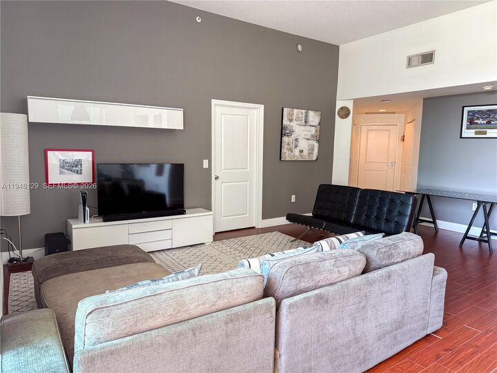 Property Photo:  1250 S Miami Ave 801  FL 33130 