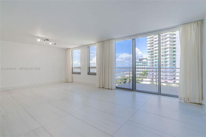 Property Photo:  1541 Brickell Ave C1008  FL 33129 