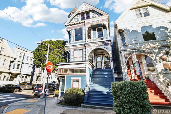 Property Photo:  560 Lyon Street  CA 94117 