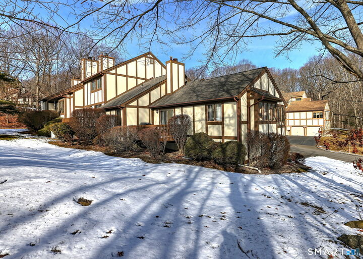 Property Photo:  690 Forest Road 501  CT 06516 