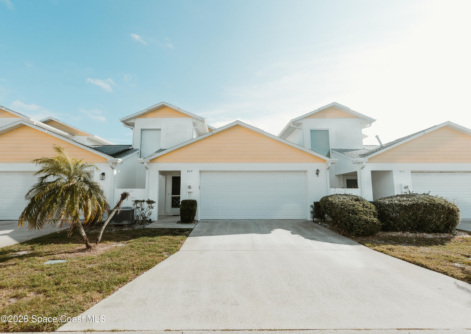 Property Photo:  905 Maplewood Court  FL 32940 
