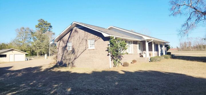 Property Photo: 3885 County Road 12 AL 36345
