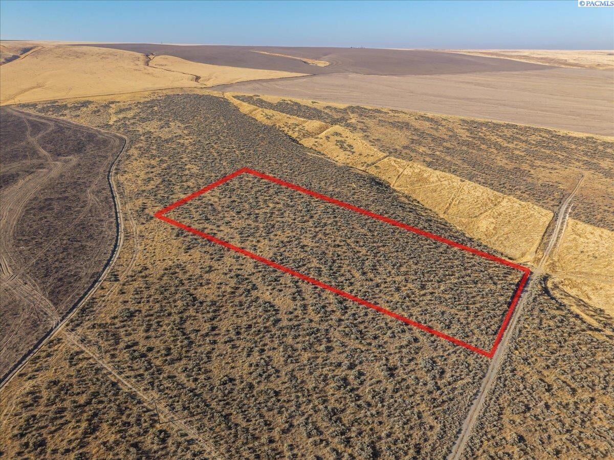 Property Photo:  Nka 506 Pr SE  WA 99320 