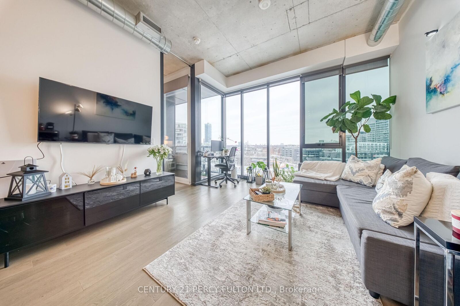 Property Photo:  170 Bayview Avenue 916  ON M5A 0M4 