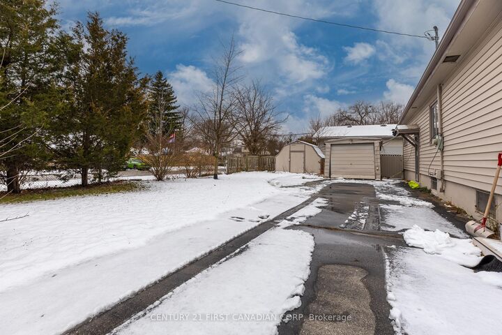 Photo de la propriété: 49 McNay Street ON N5Y 1K8