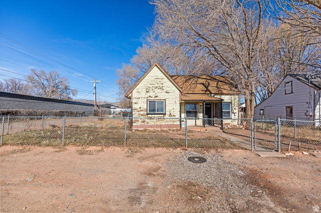 Property Photo: 59 E 400 S UT 84701