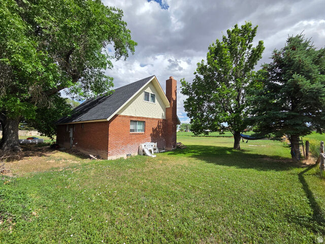 Property Photo: 1264 S 425 E UT 84078