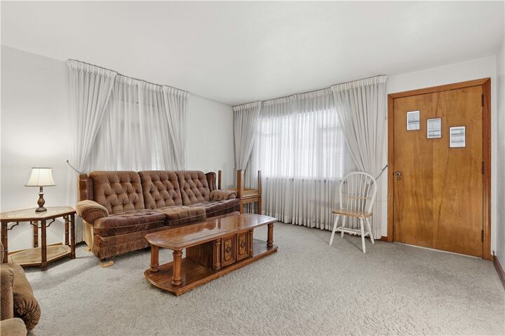 Property Photo:  406 Peterson St  PA 15132 