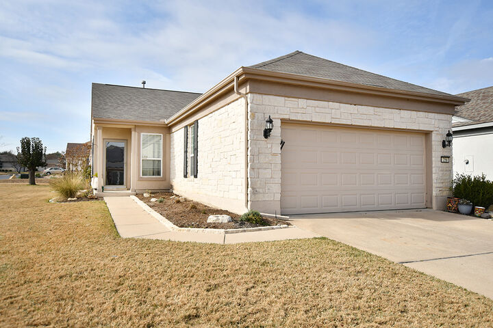Property Photo:  256 Monument Hill Trail  TX 78633 