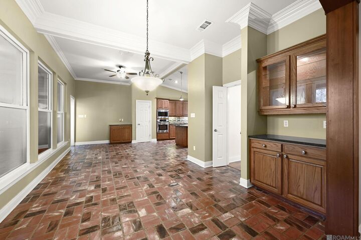Property Photo: 18616 Perkins Rd LA 70769