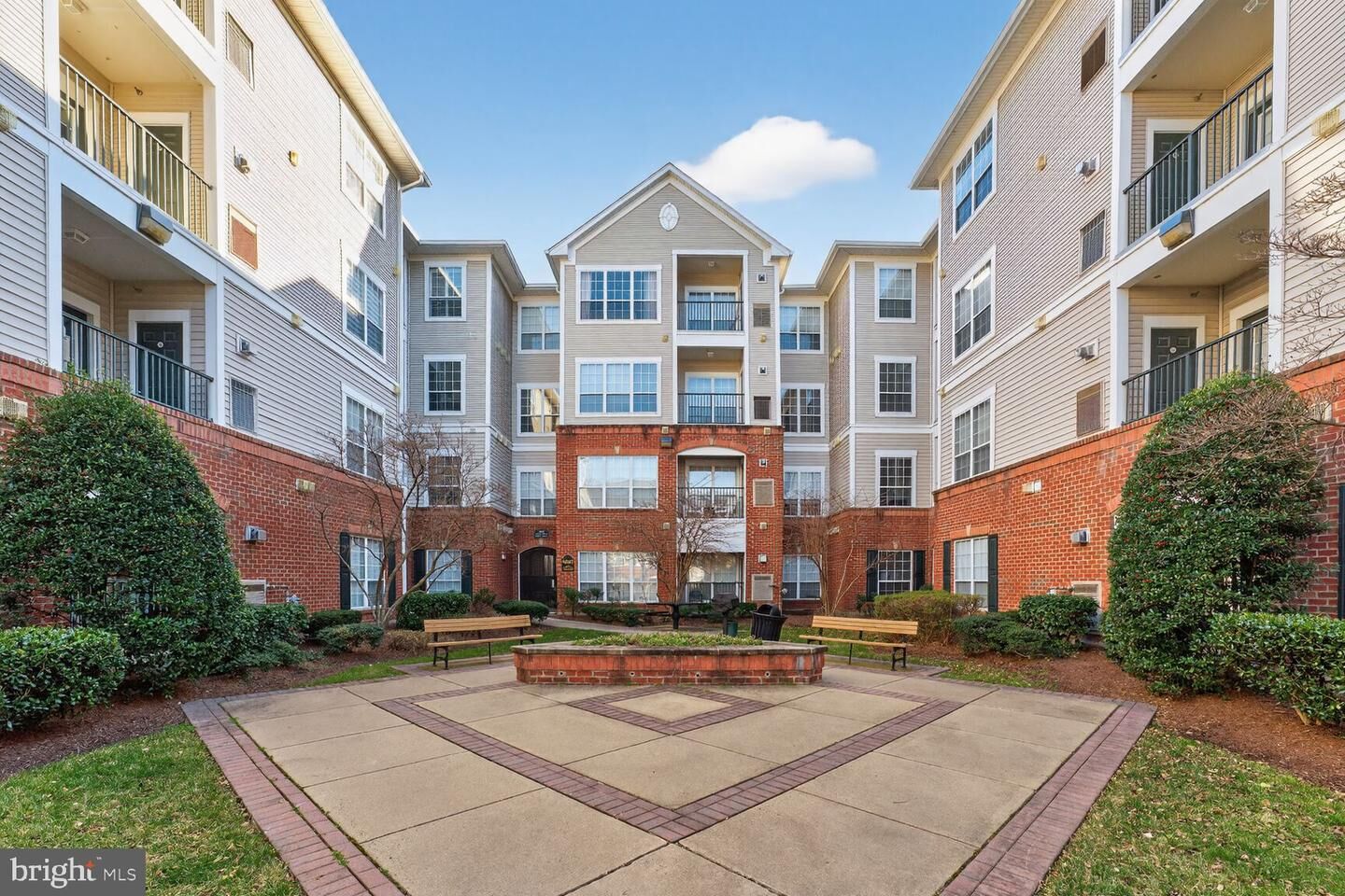Property Photo:  4862 Eisenhower Avenue 373  VA 22304 