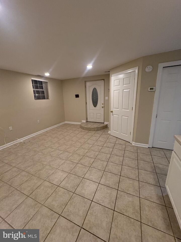 Property Photo:  1170 Abbey Place NE B  DC 20002 