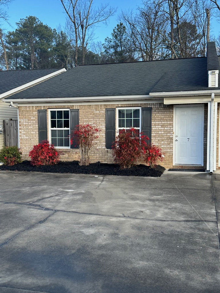 Property Photo: 1025 Orchard Way GA 30721