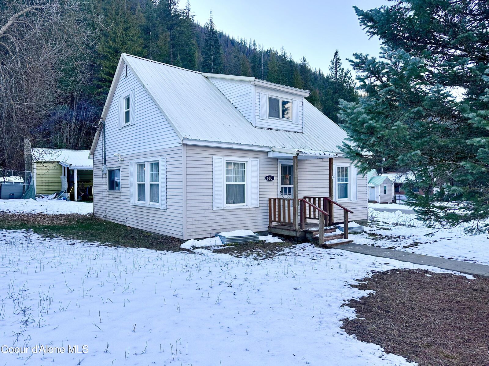 Property Photo:  603 E Larch Ave  ID 83849 