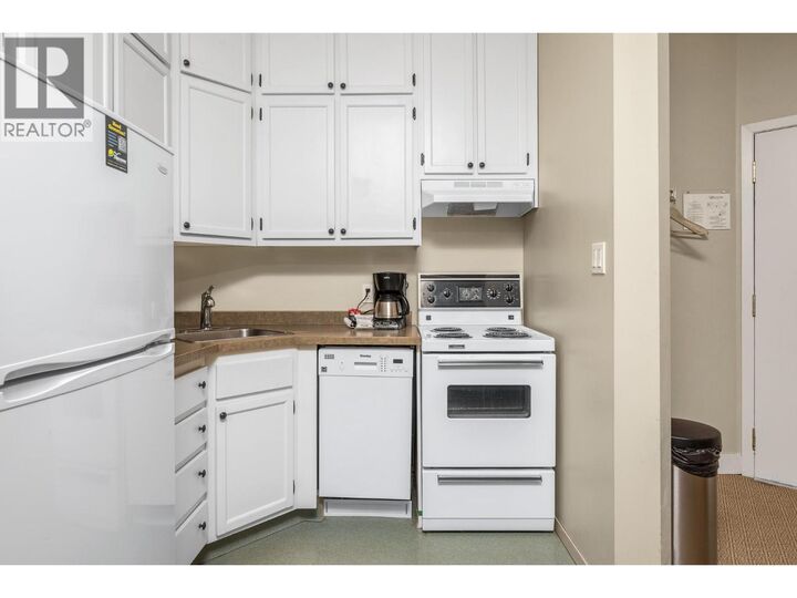 Property Photo: 152 Silver Lode Lane 433/434 BC V1B 3M1