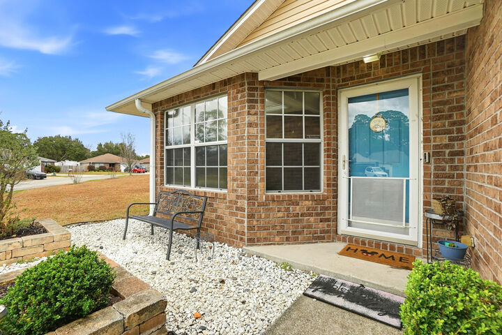 Property Photo: 1981 Catline Circle FL 32566