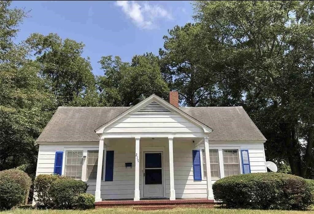 Property Photo:  217 Oak Street  GA 31030 