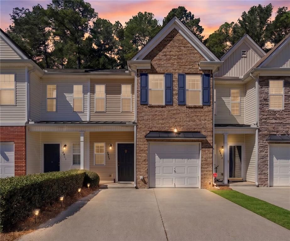 Property Photo: 2913 Greyhawk Lane GA 30040