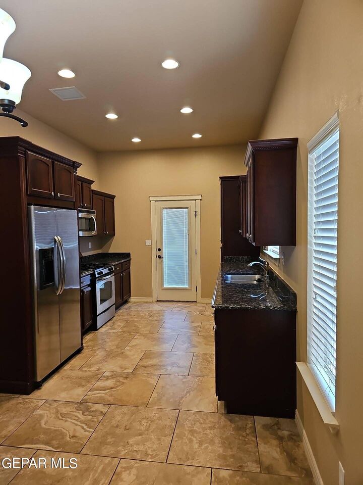 Property Photo: 3704 Grand Bahamas Drive TX 79936