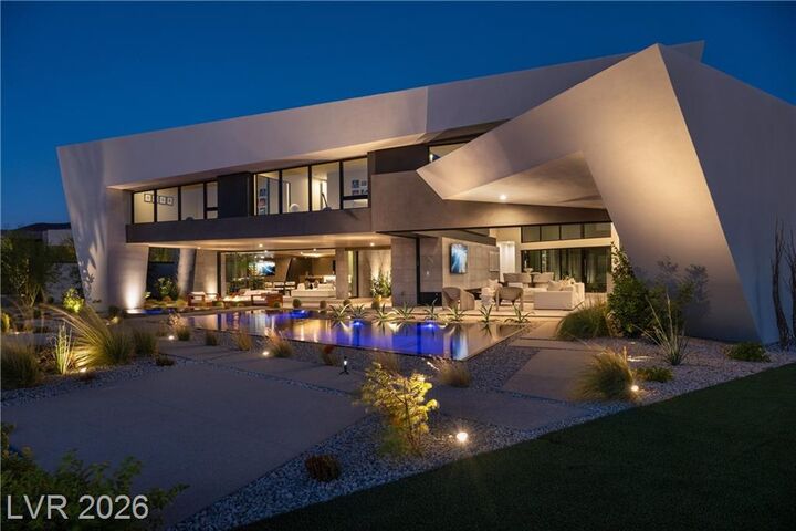 Property Photo:  8 Chisel Crest Court  NV 89012 