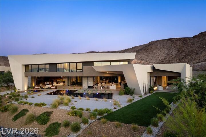 Property Photo:  8 Chisel Crest Court  NV 89012 