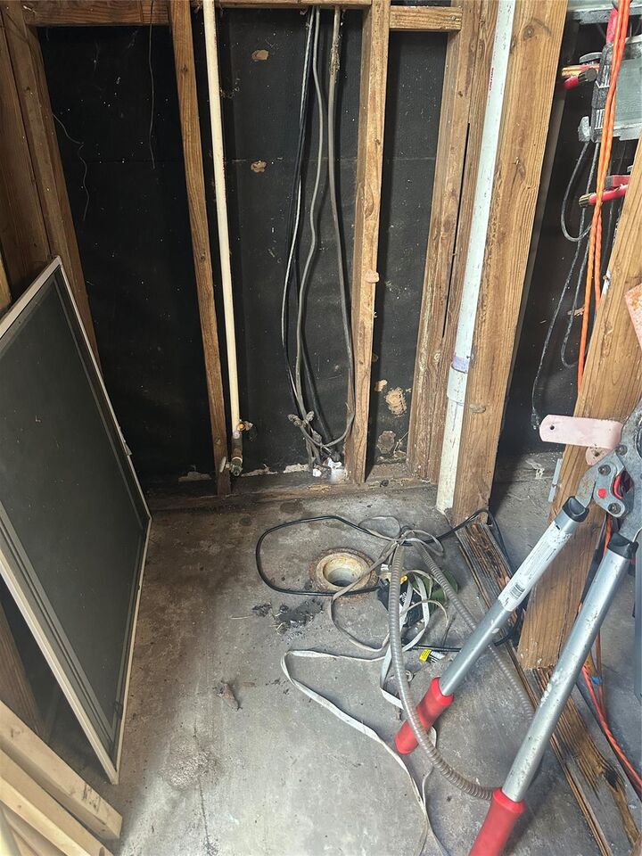 Property Photo:  132 Otter Trail  TX 77566 