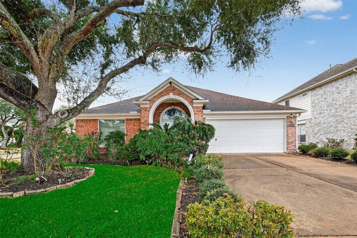 Property Photo:  2214 Ruffian Lane  TX 77477 