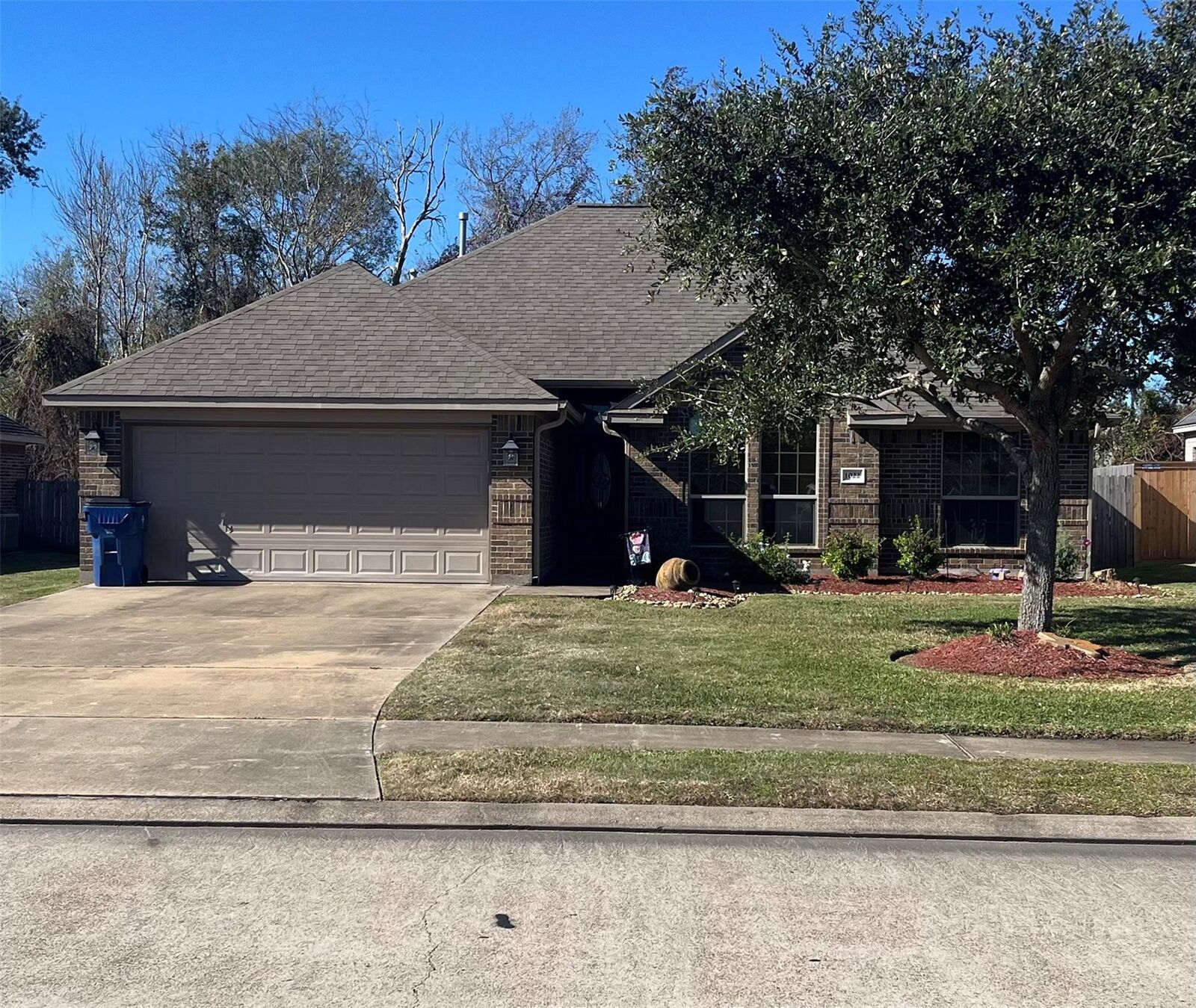 Property Photo:  1022 Cardinal Drive  TX 77566 