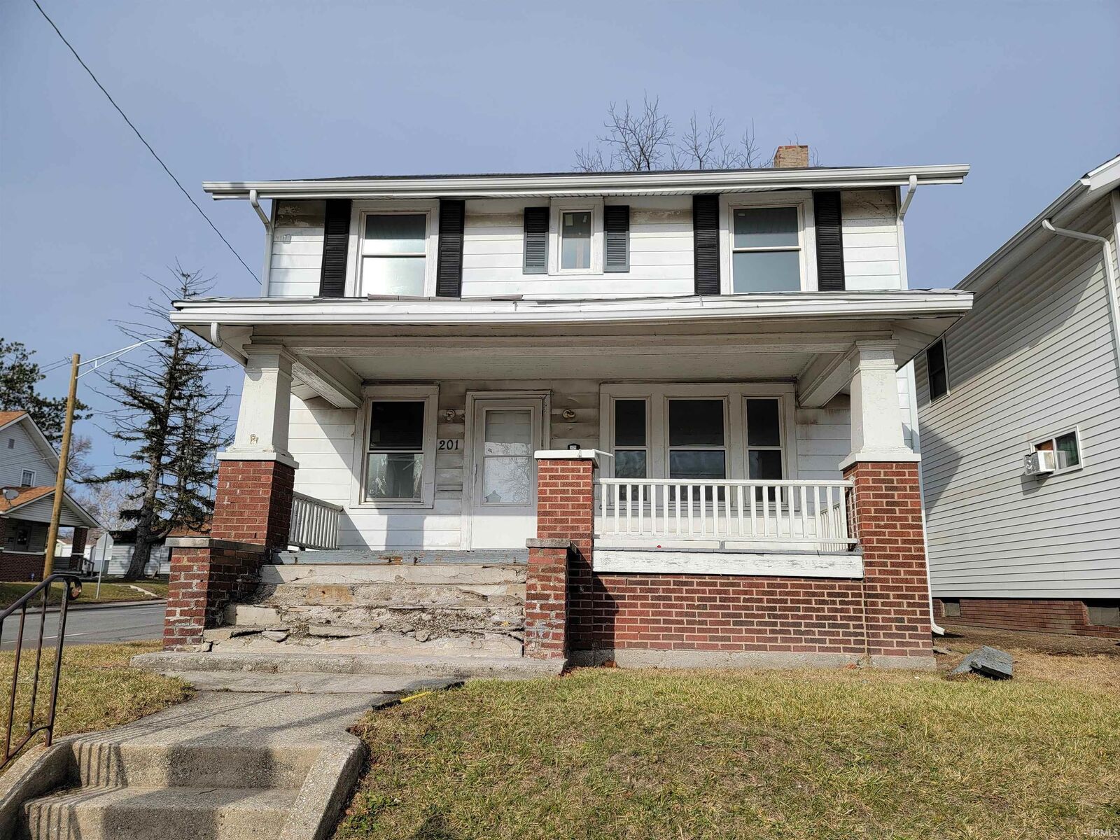 Property Photo:  201 E Wildwood Avenue  IN 46806-1024 