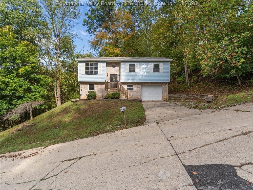 Property Photo:  305 Springlea Drive  WV 25213 
