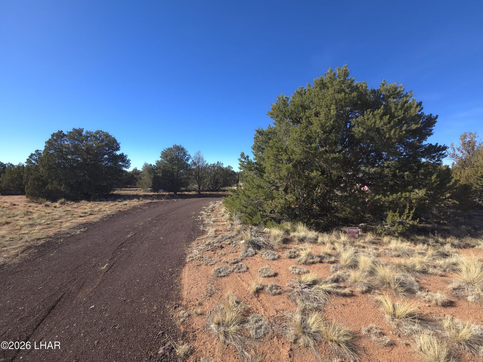 Property Photo: 3580 S Noble Dr AZ 86046