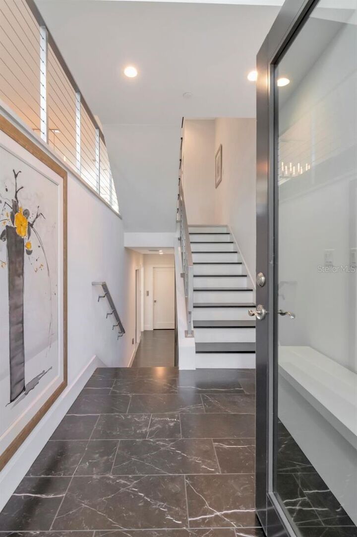 Property Photo: 2810 W Barcelona Street FL 33629
