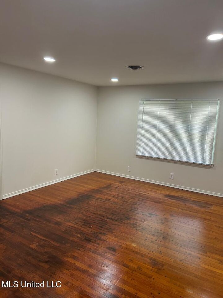 Property Photo: 4806 Kendall Avenue MS 39507