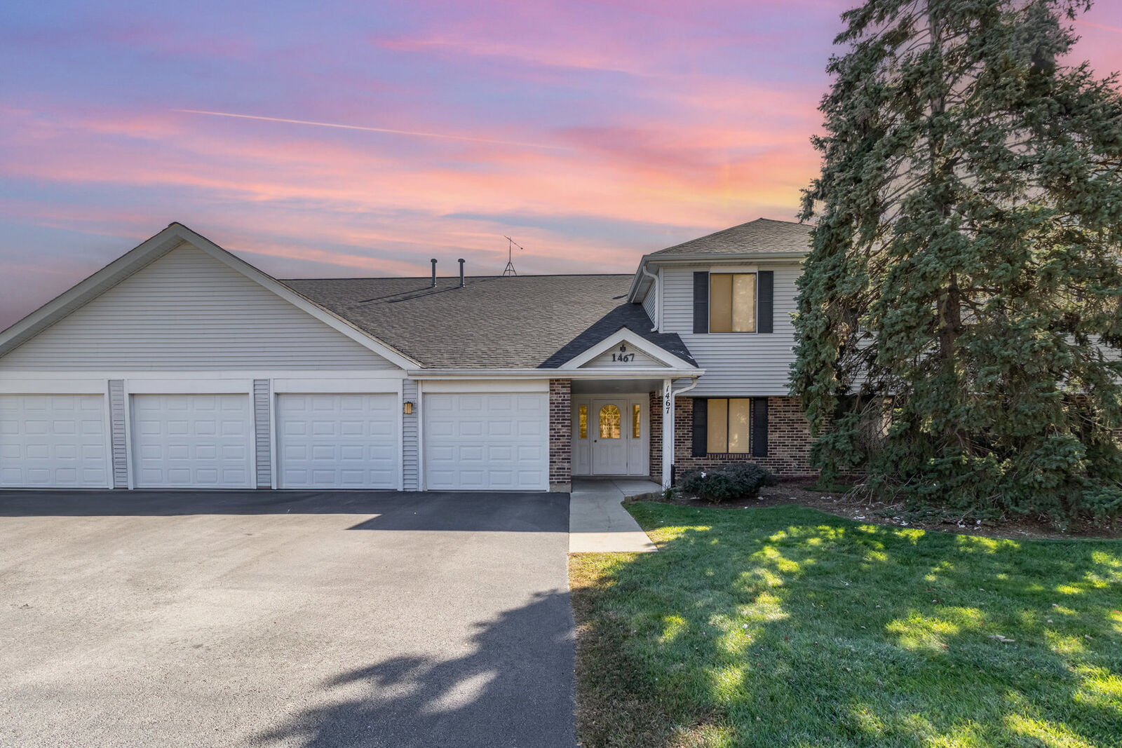 Property Photo:  1467 Fairlane Drive 1B  IL 60193 