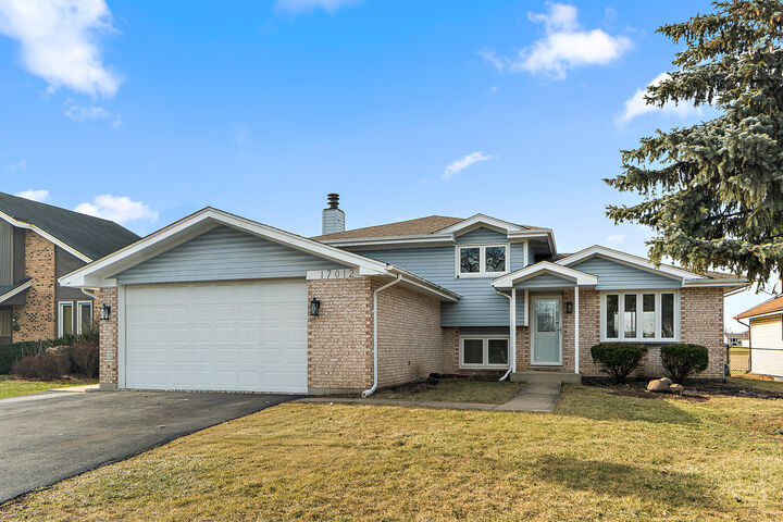 Property Photo: 17012 Redwood Court IL 60487