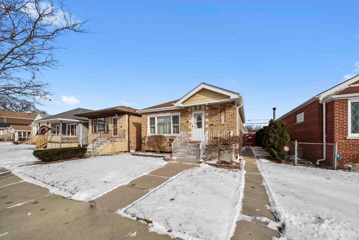 Property Photo:  11221 S Troy Street  IL 60655 