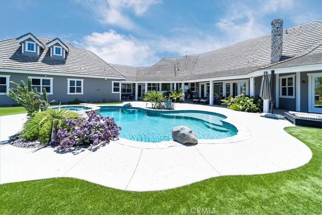 Property Photo:  42160 Calle Barbona  CA 92592 