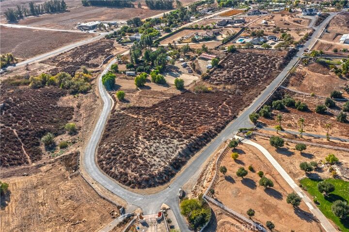 Property Photo:  36555 Summitville Street  CA 92592 