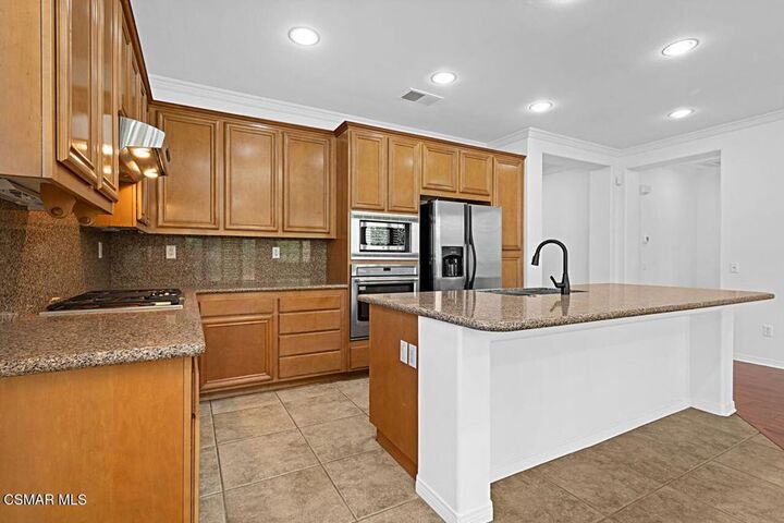 Property Photo: 193 Via Felicia CA 91320