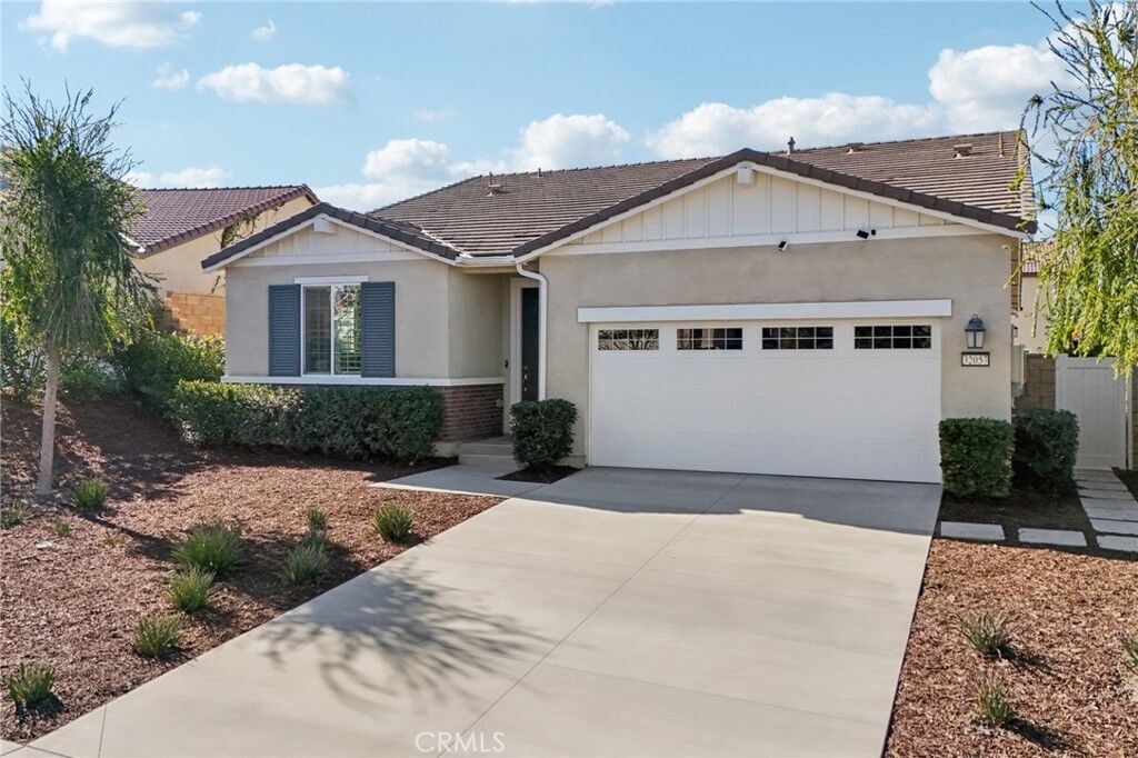 Property Photo:  32057 Rambling Court  CA 92596 