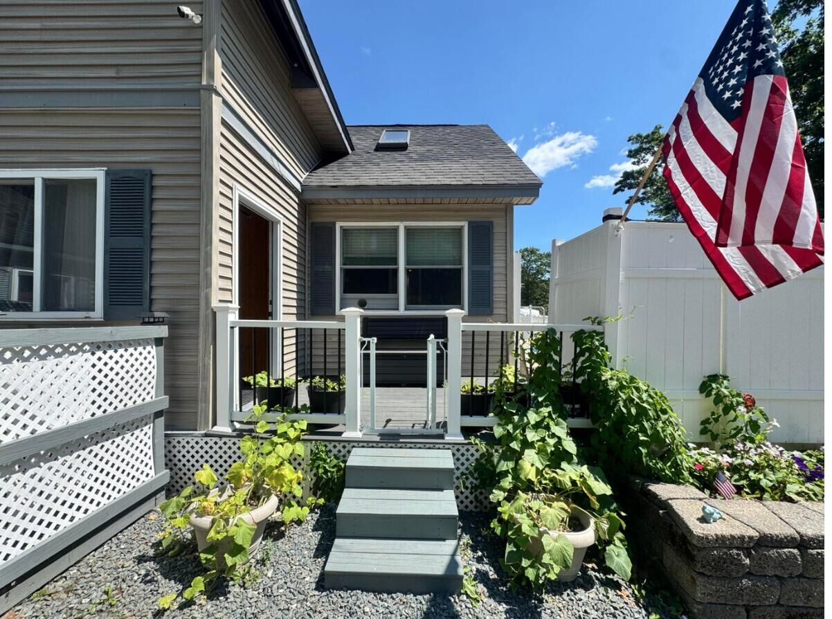 Property Photo: 104 N Bend Road ME 04605