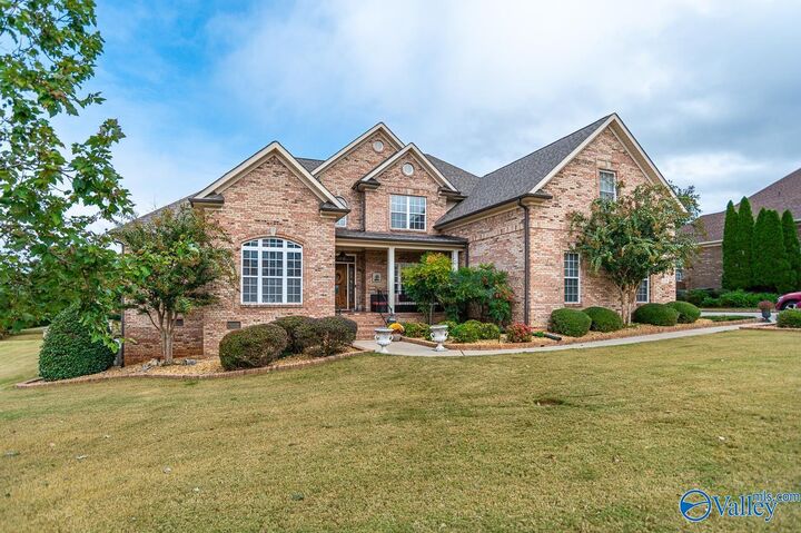 Property Photo:  118 Cliftmere Place  AL 35758 