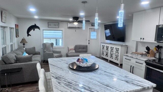 Property Photo:  5524 Ben Franklin Lane  FL 33917 