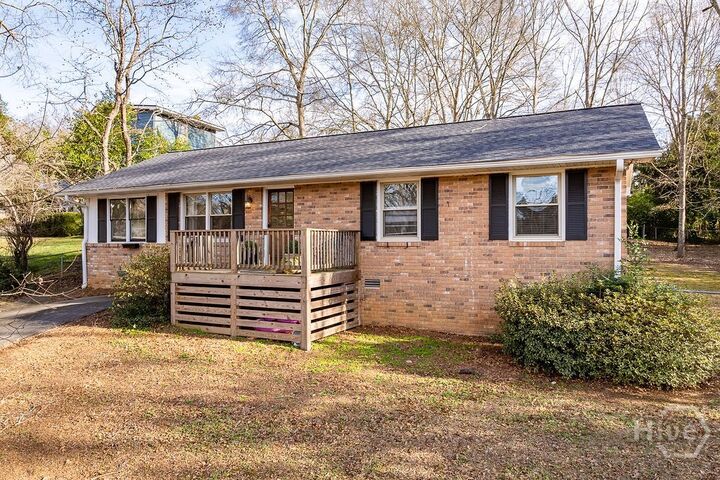 Property Photo:  1140 Tuxedo Lane  GA 30677 